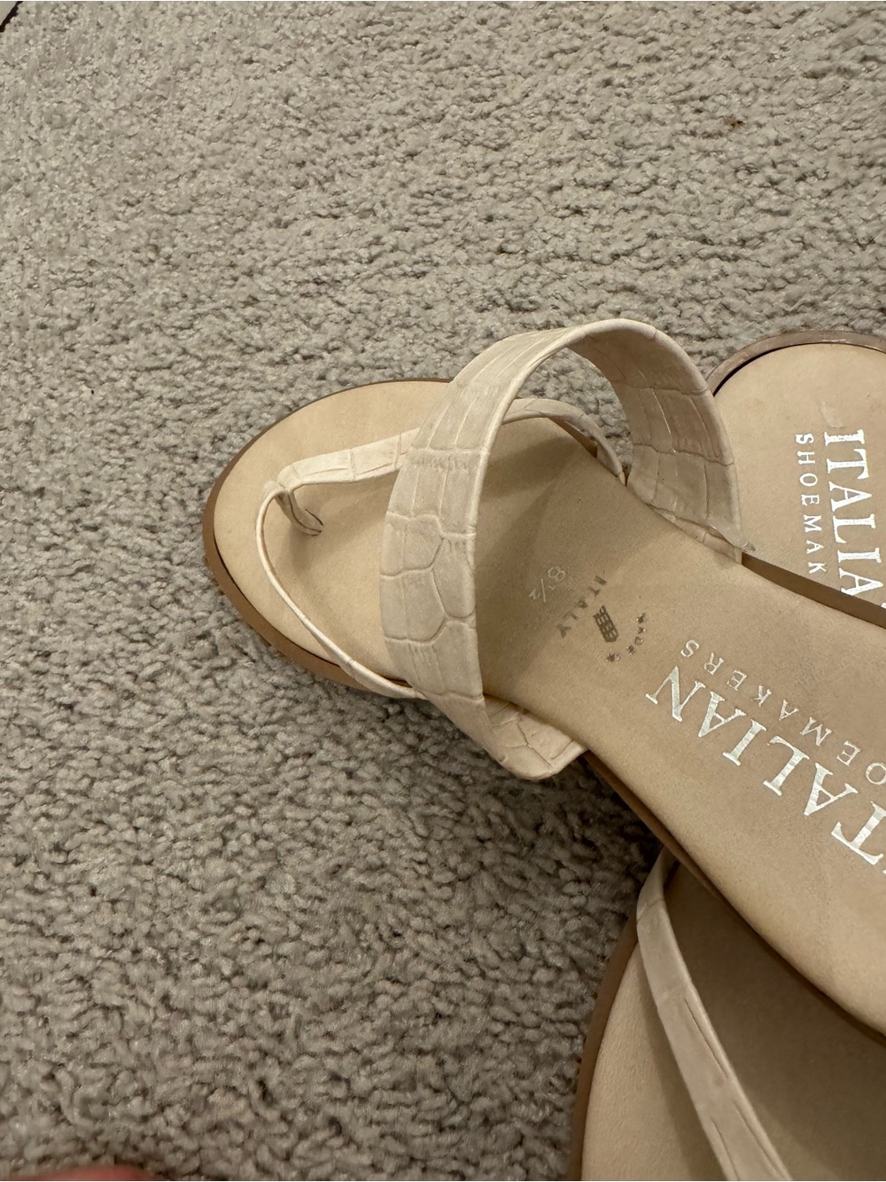 Italian Shoemakers Beige Croc-Embossed Toe-Loop Sandals - Picture 3 of 3